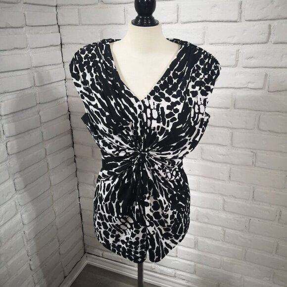 Calvin Klein Tops - 2 / $30.00 - Calvin Klein Ladies Size Large Black & White Sleeveless Tank Top